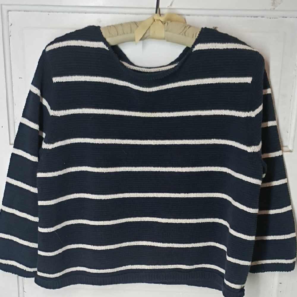 Liz Claiborne Navy and White Knit Top